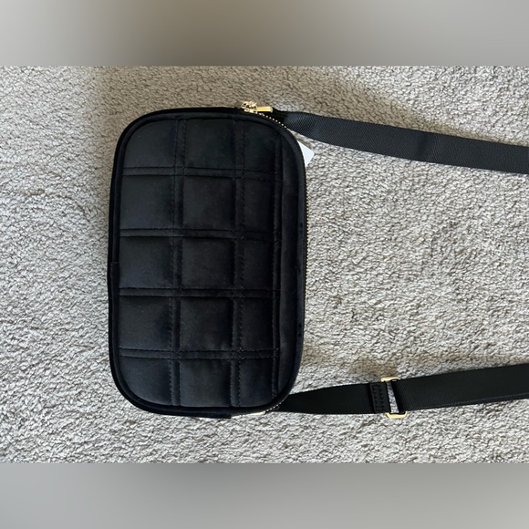 NWT Lululemon Crossbody Camera Bag 2L Black Velour - Picture 5 of 5